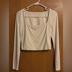 Elegant White Long Sleeve Women's Activewear/Casual